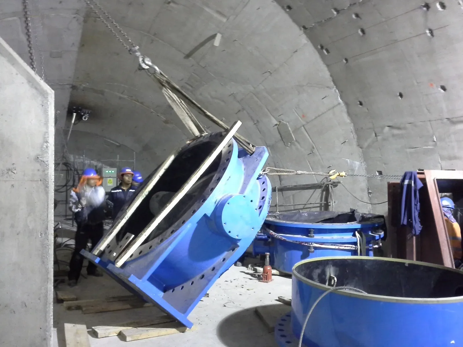 Soldadura de tubería forzada en túnel de C.H. Los Cóndores