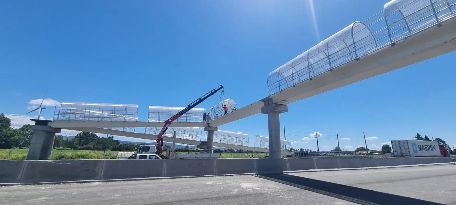 Cúpula y estructura metálica para pasarela superior peatonal en Ruta Nahuelbuta